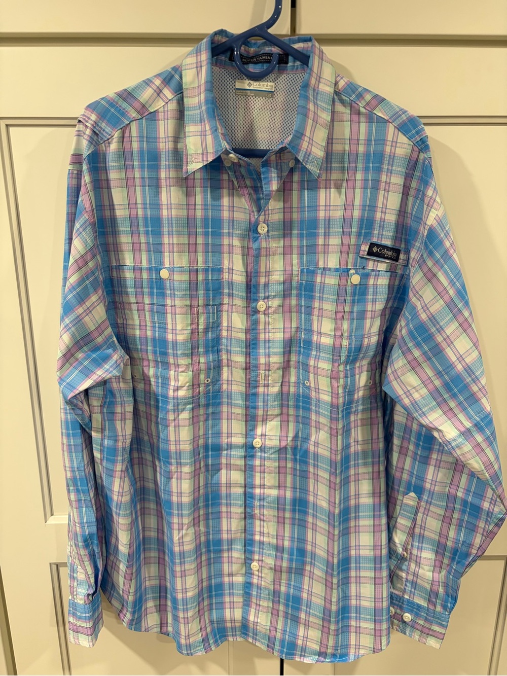 Columbia Men’s Light Blue Plaid Button-Down Fishing Shirt